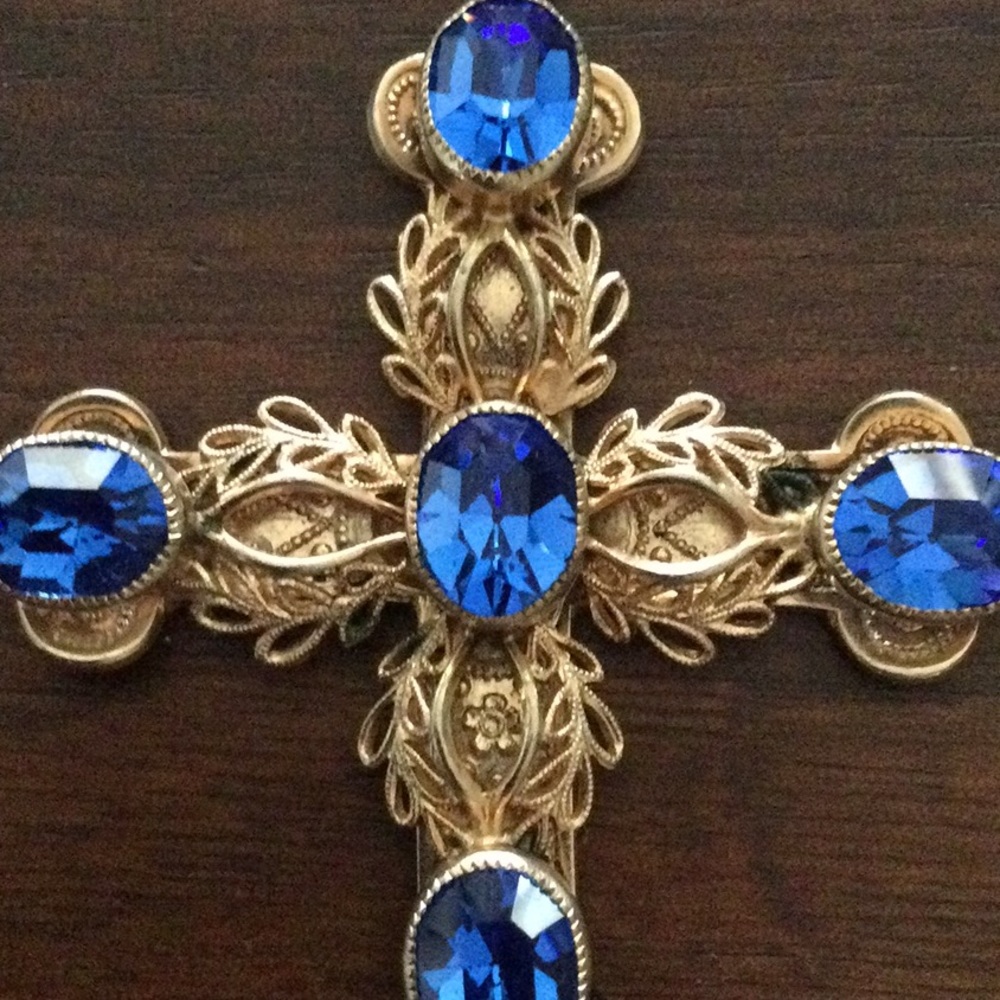 Jewelry - Picture 2 of 3